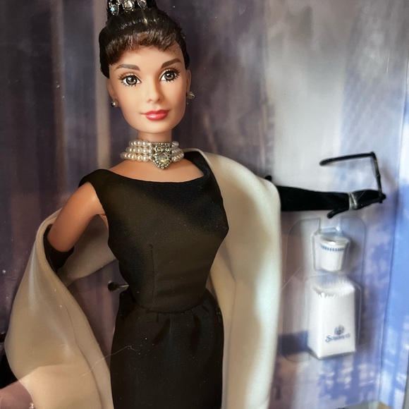 Audrey Hepburn collectible doll NIB - Picture 2 of 7